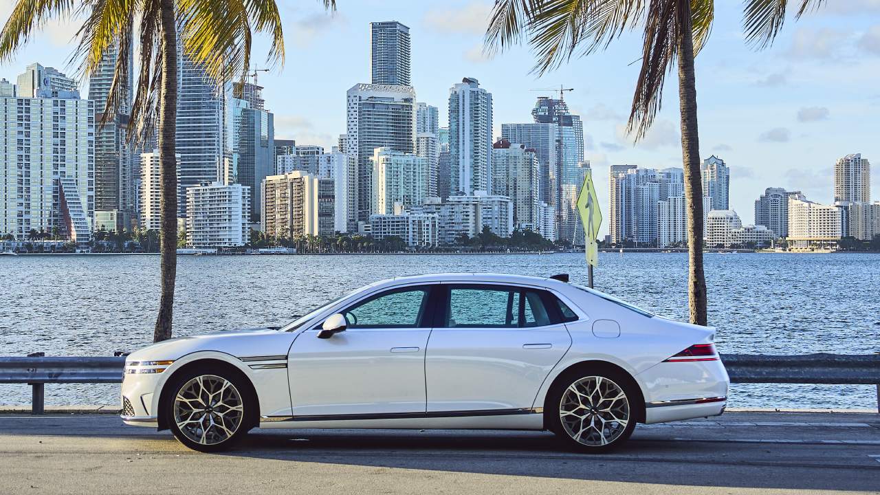 Genesis G90 2024 models and trims, prices and specifications in UAE